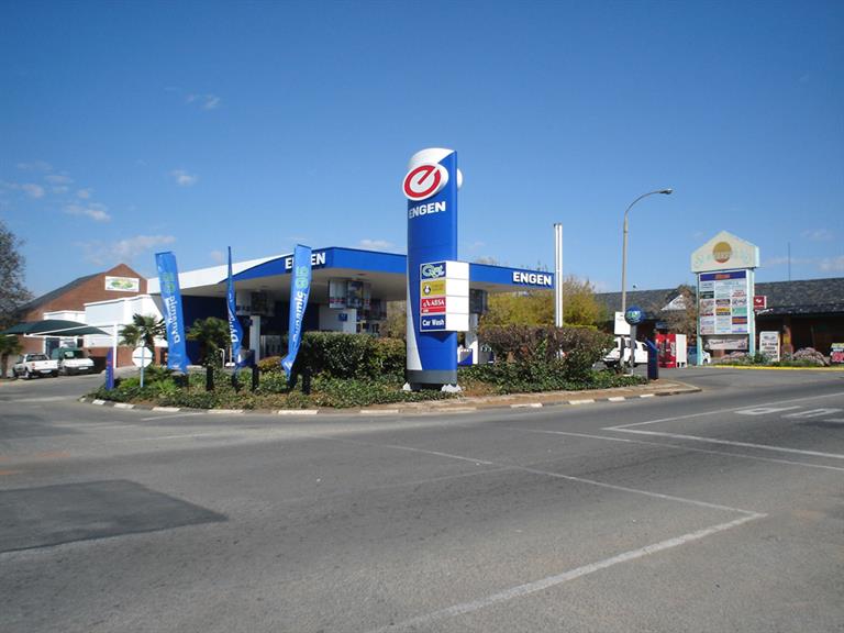 Engen Oak Convenience Centre Projects, photos, reviews and