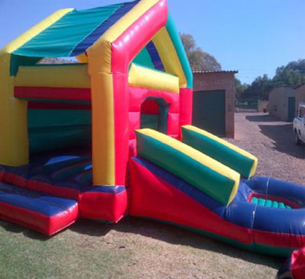 makro jumping castle